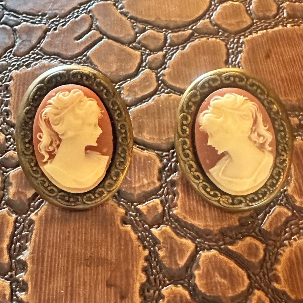 Vintage Oval Coral & Cream in Bronzed Gold Tone Lady Cameo Pierced Earring Pair.